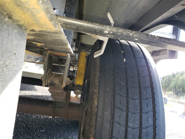 5th wheel trailer - shocks on axles