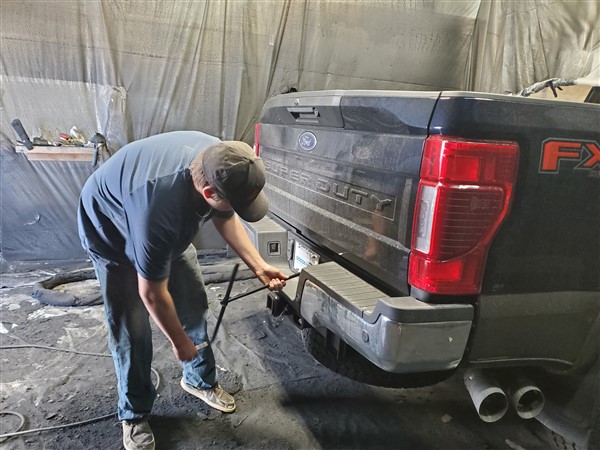 1-spare-tire-removal