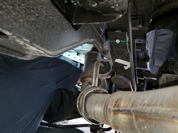 19-logan-installing-crossbars