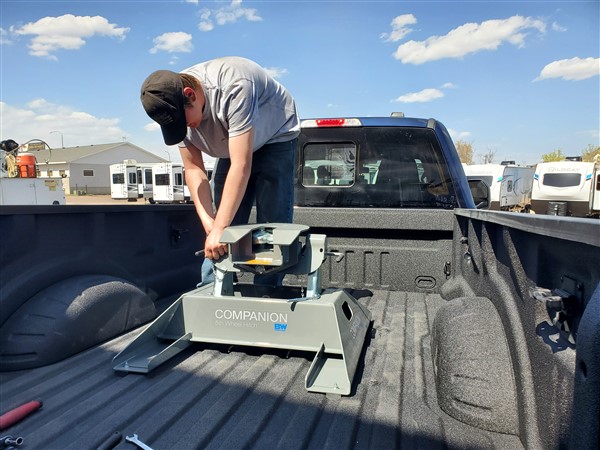 32-adding-the-hitch-head