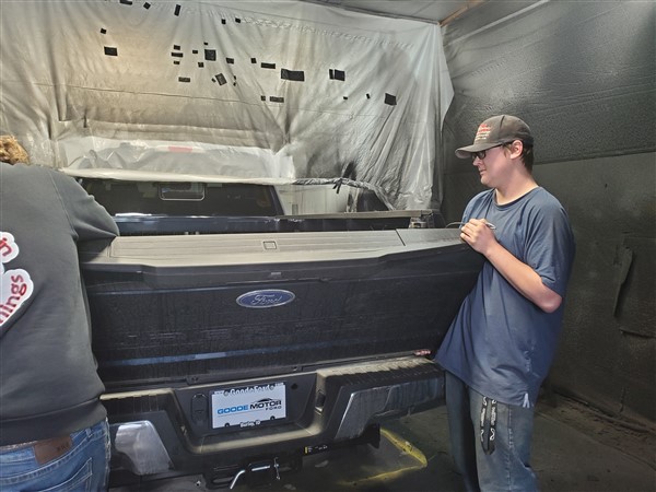 4-justin-logan-removal-tailgate